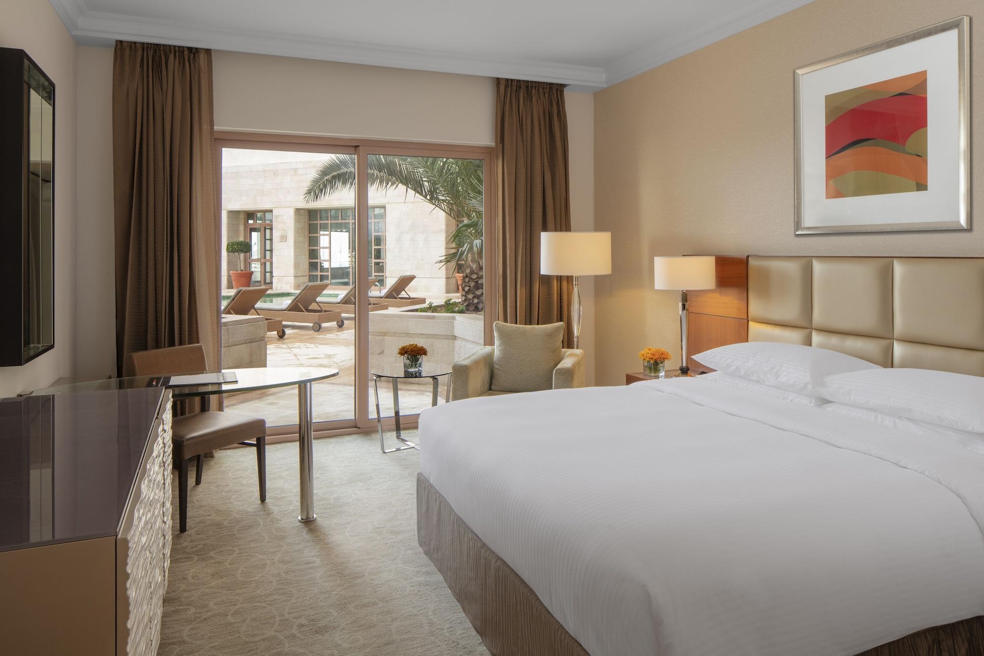 Grand Hyatt Amman Hotel Eksteriør billede A room at the hotel