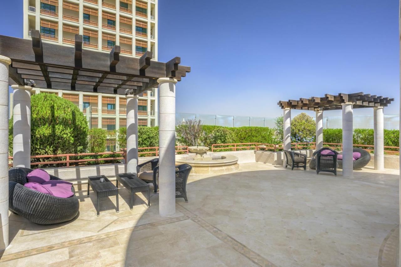 Grand Hyatt Amman Hotel Eksteriør billede The rooftop pool at the W Hollywood