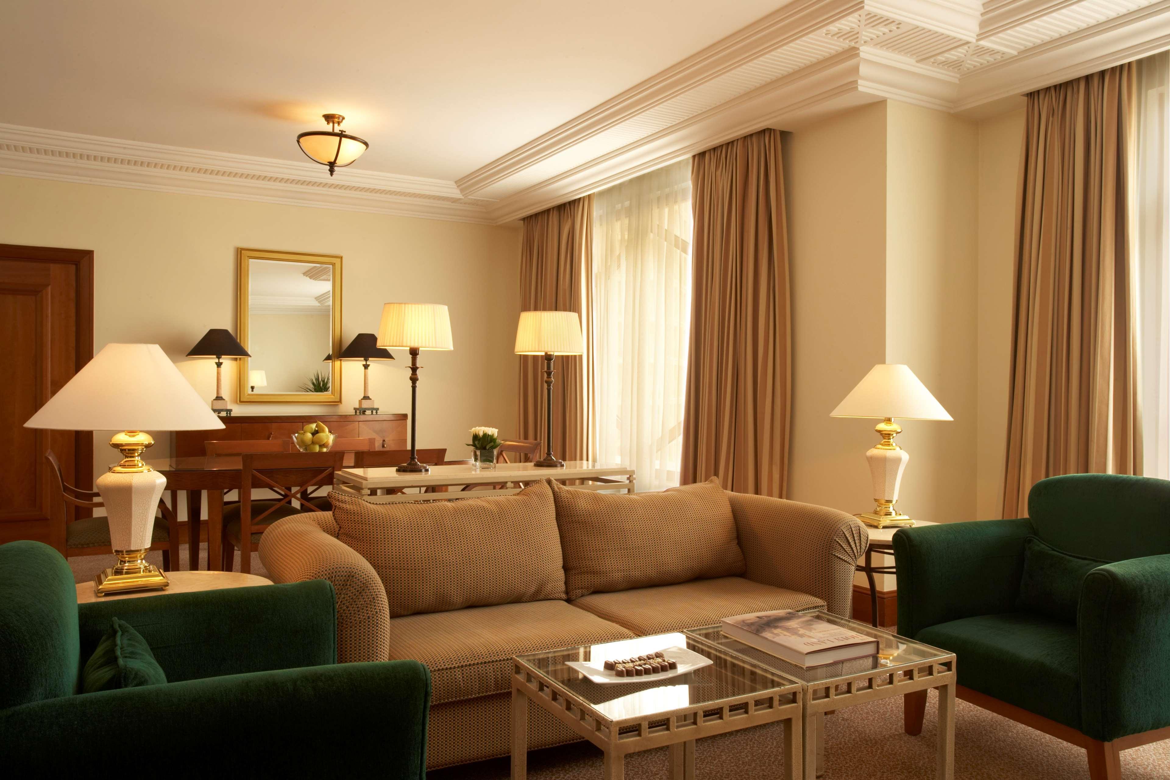 Grand Hyatt Amman Hotel Eksteriør billede A suite at the hotel