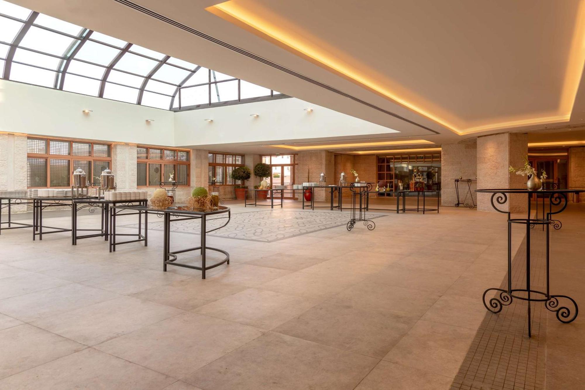 Grand Hyatt Amman Hotel Eksteriør billede The lobby