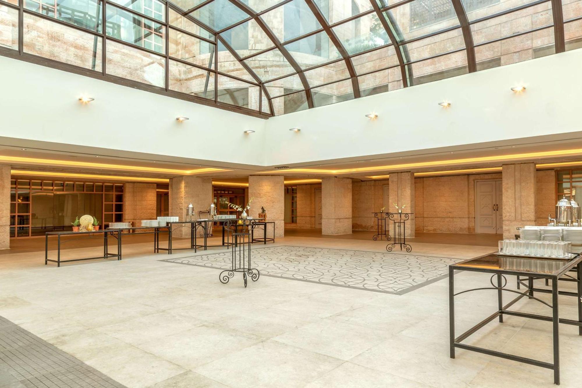 Grand Hyatt Amman Hotel Eksteriør billede The lobby