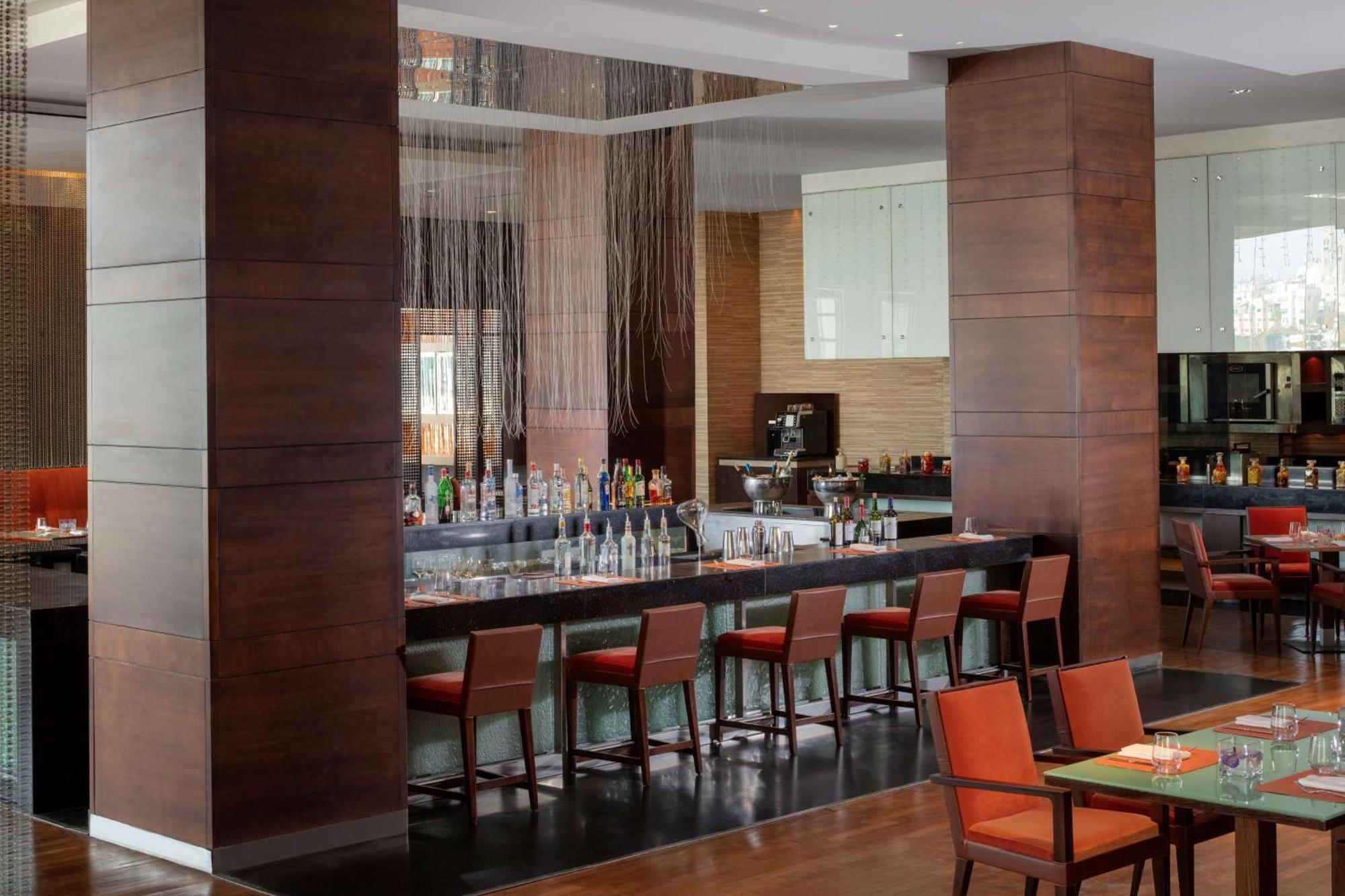 Grand Hyatt Amman Hotel Eksteriør billede The bar at the hotel